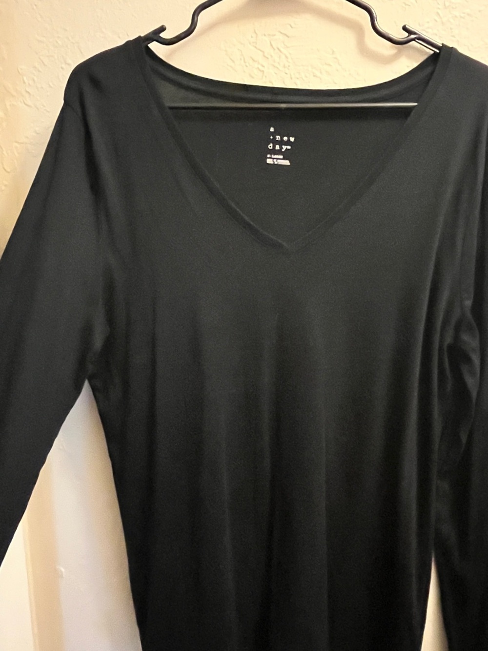 Everyday V-Neck Long Sleeve Top - Black